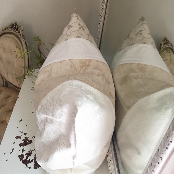 “White Linen” Cottagestyle Down Pillow - Picture 4 of 5